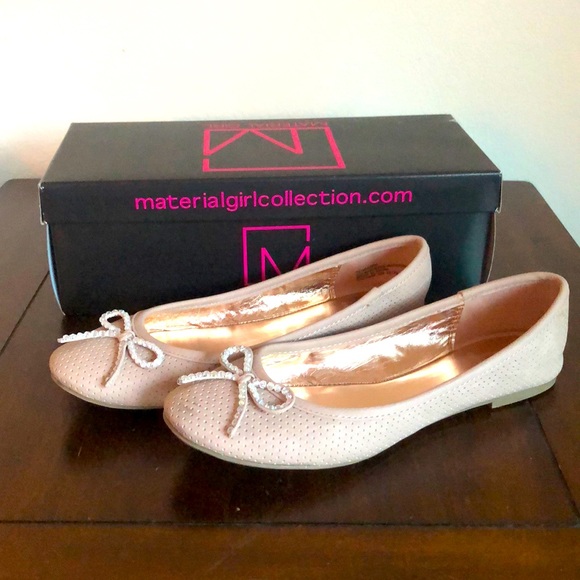 Material Girls tan flats - Picture 1 of 7